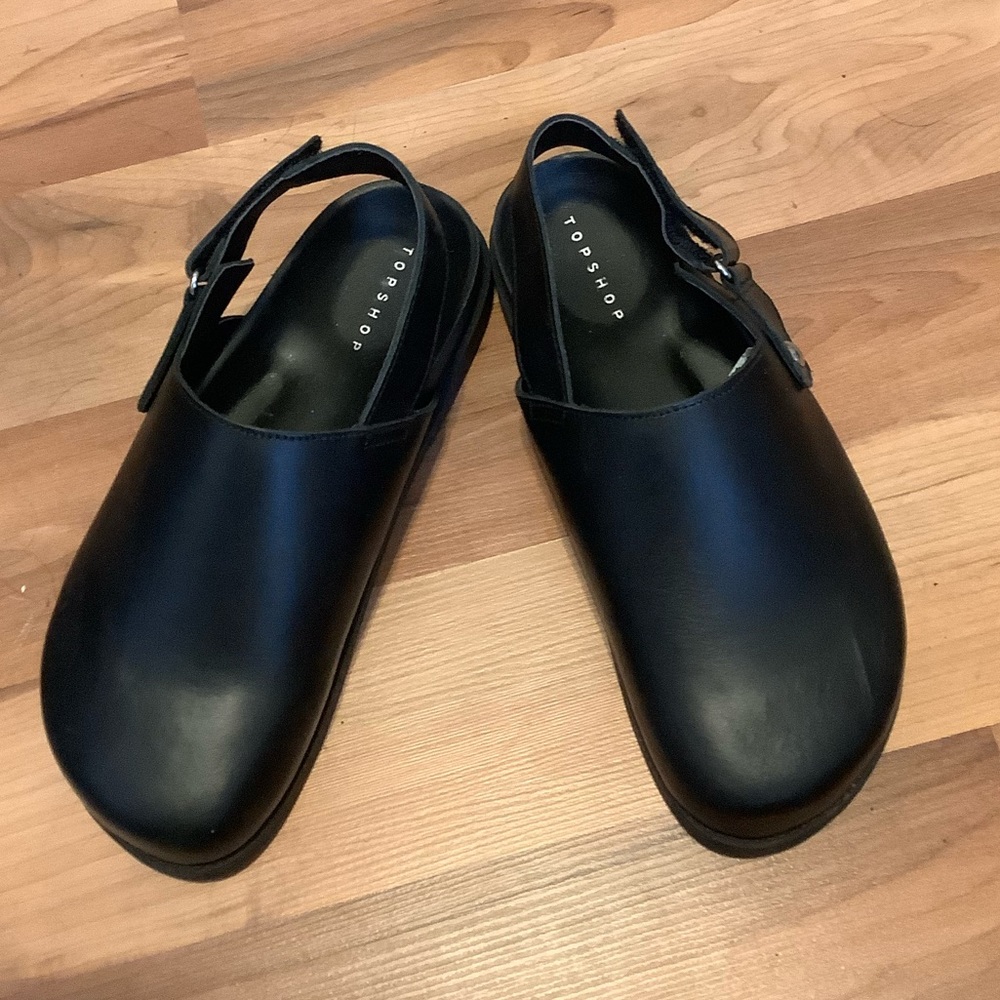 Black flat clogs size 6.5 *never worn*
